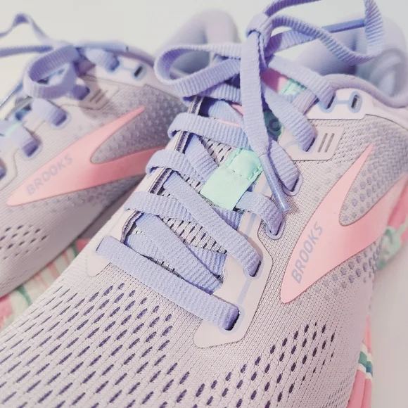 PASTEL Brooks Adrenaline GTS 22 EMPOWER Purple Pink 7.5 Running Shoes NWT Cute! - Picture 9 of 12